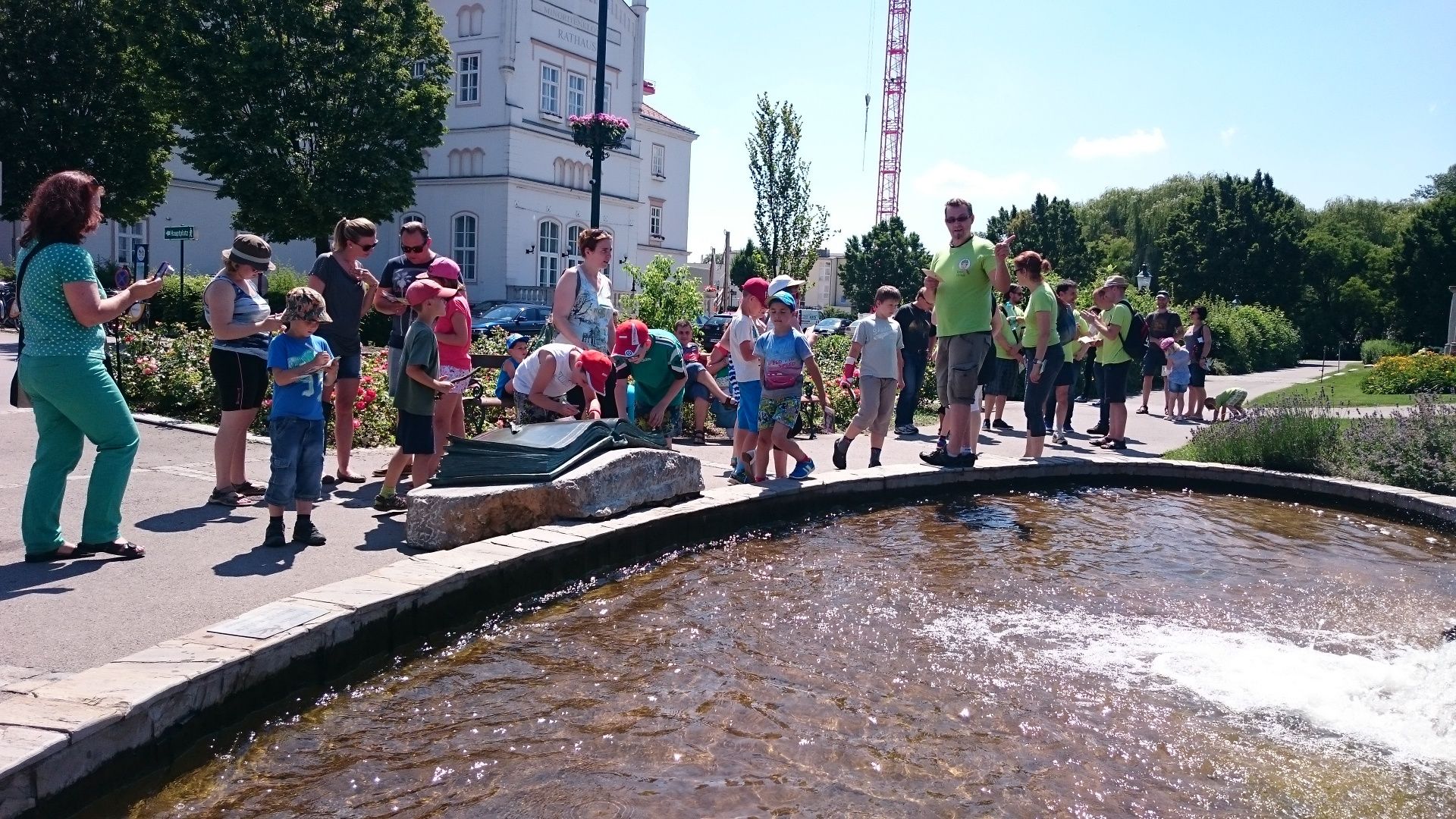 Tulu Tour at the Nibelungen Fountain in Tulln