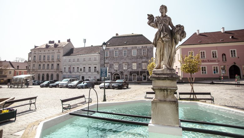 The well-known sgrafitto house on Retz's main square., © Astrid Bartl