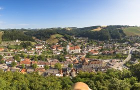 Panoramic view of Kirchschlag in the Bucklige Welt, surrounded by hills and forests.