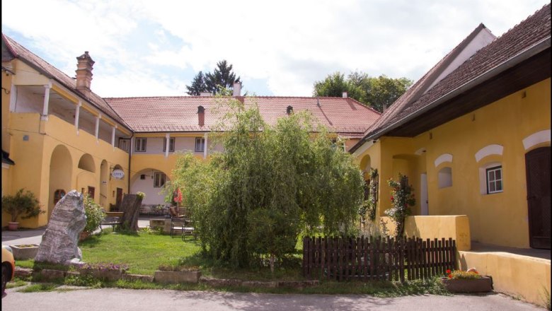 Grilled chicken wine tavern, &copy; Familie List