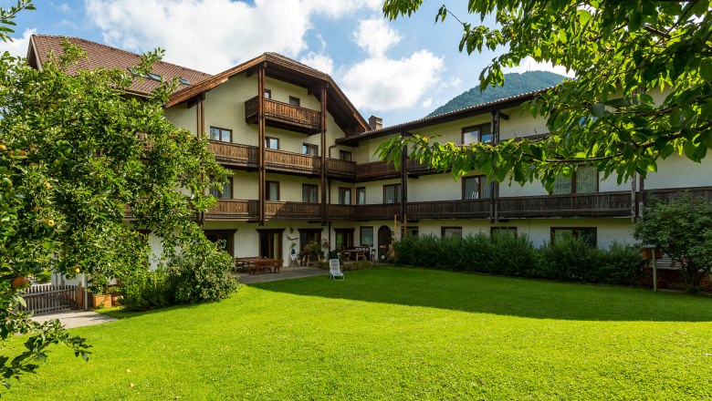 Large garden, © Wiener Alpen / Christian Kremsl
