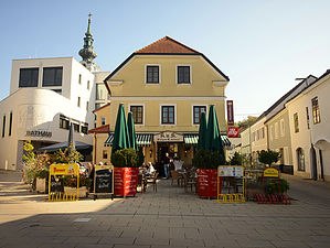 City café with sidewalk café on Thörringplatz, © K.und K. Stadtkaffee
