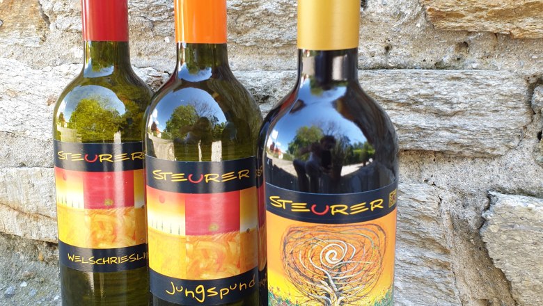 Wine bottles, Weinbau Steurer, Haslau/Donau, © Donau Niederösterreich