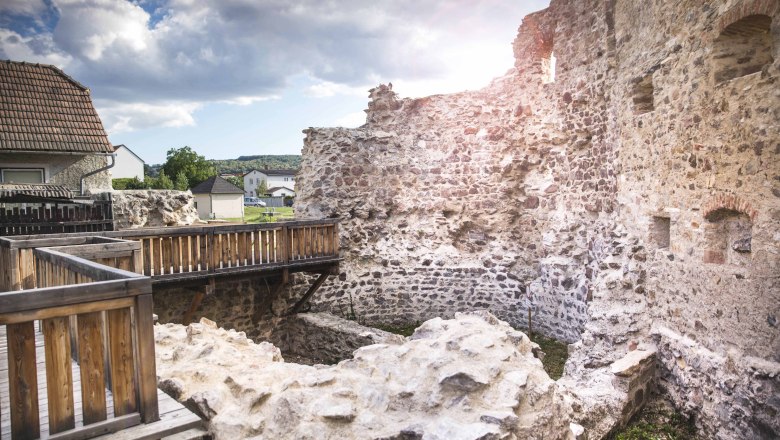 Roman walls in Mautern, &copy; Donau N&Ouml;/Daniela Matejschek