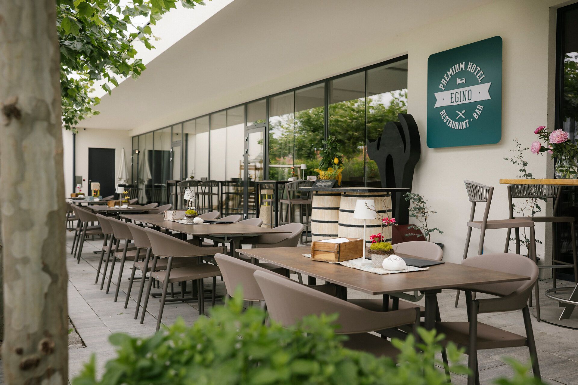 Eginos' Outdoor Dining Area