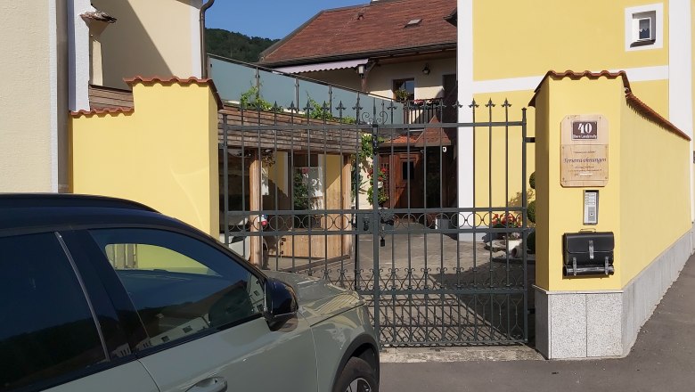 Driveway, © Familie Hofbauer Driveway, © Familie Hofbauer