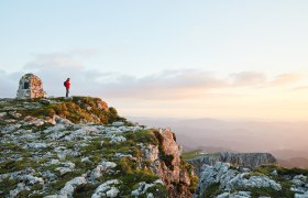 Standing at the highest peak., © Niederösterreich Werbung/Andreas Jakwerth
