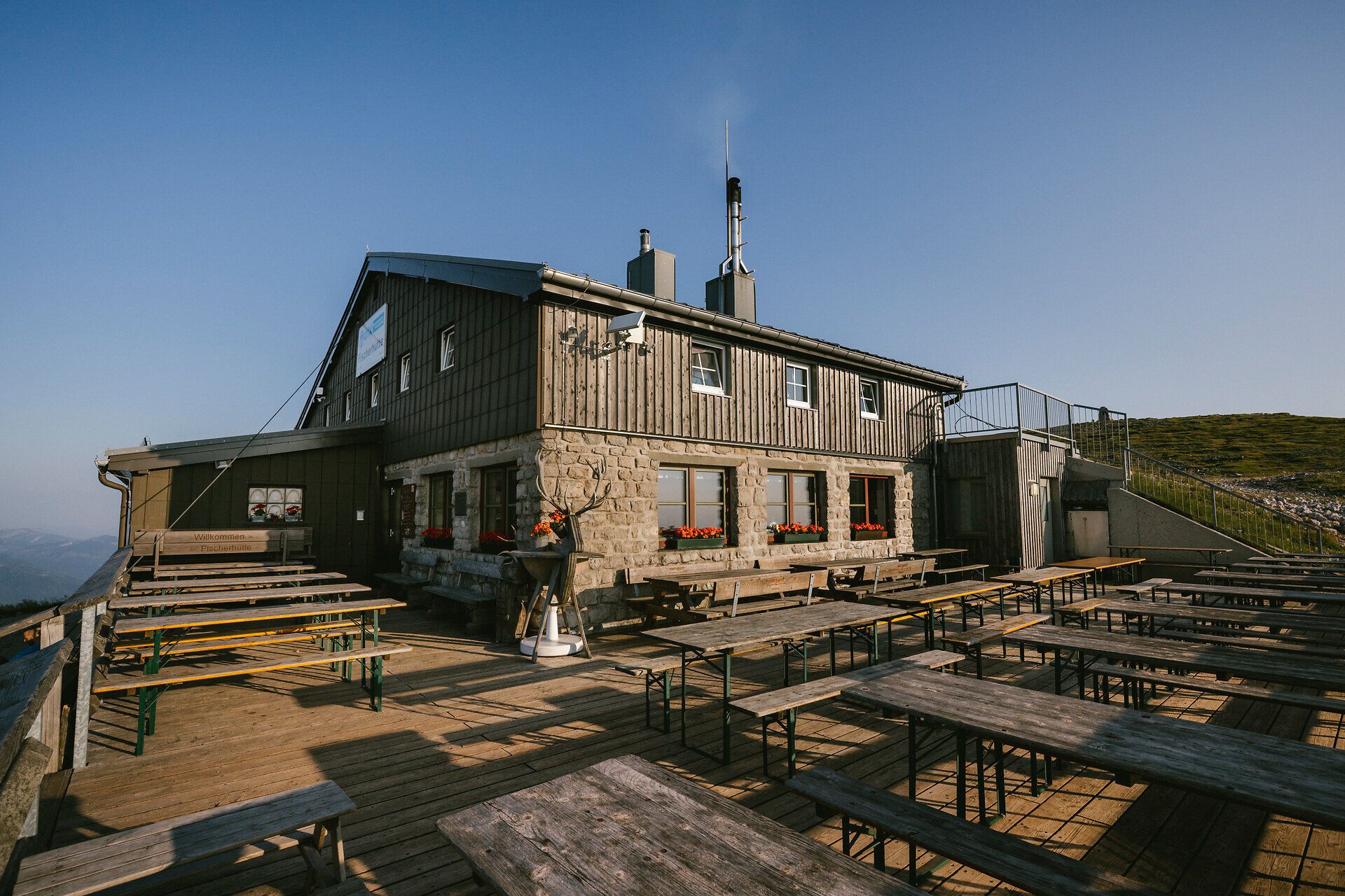 Fisherman's cabin on Schneeberg with a large sun deck and numerous benches