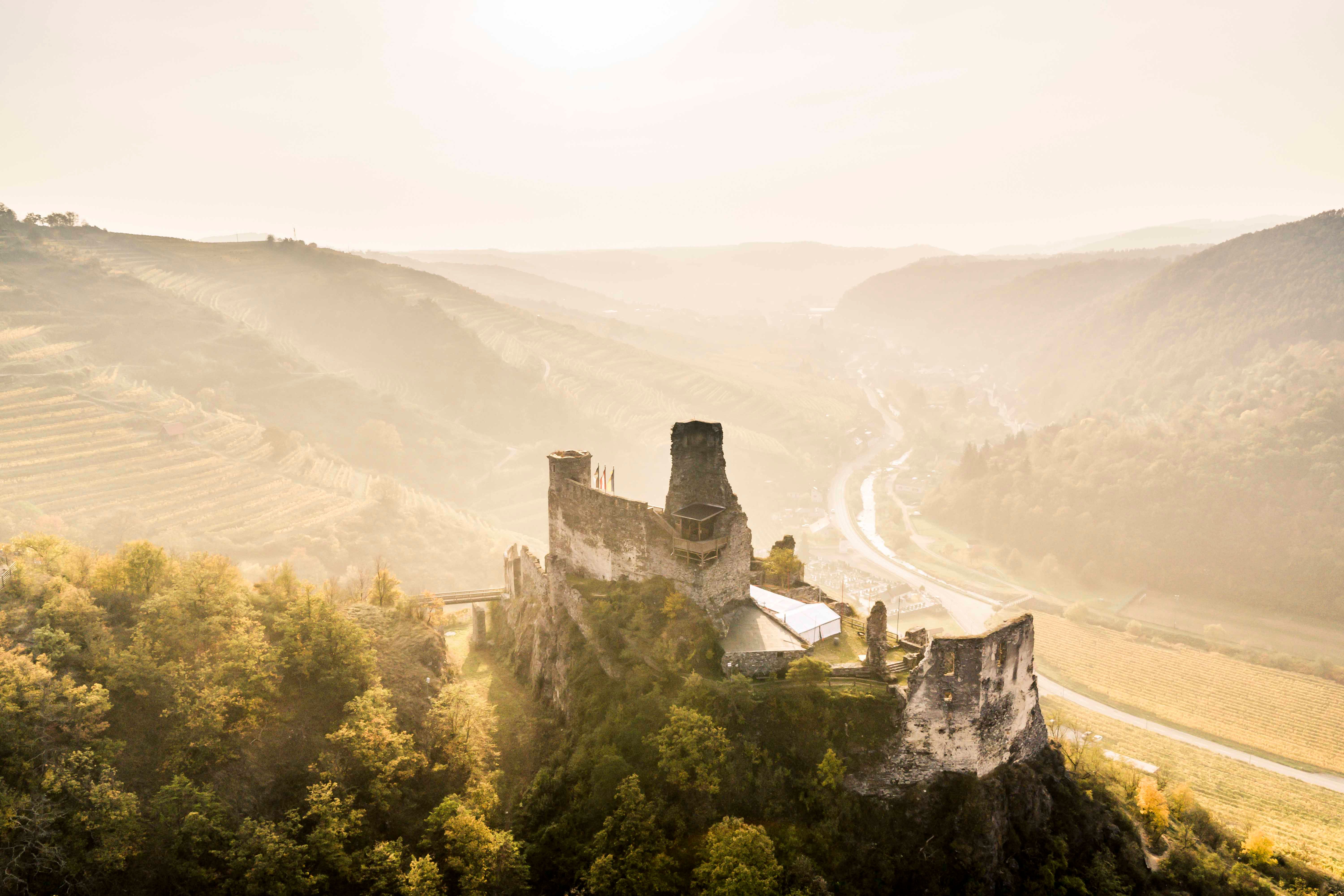 Autumn landscape with Senftenberg ruins