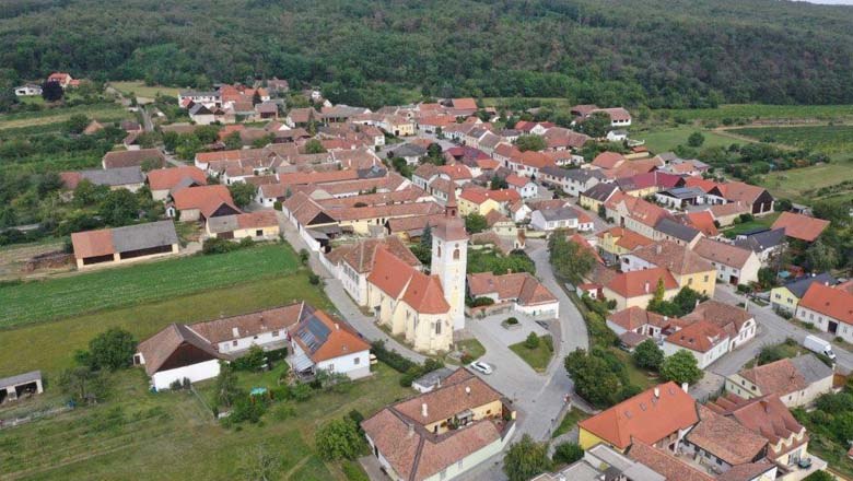 Waitzendorf church, &copy; W&ouml;ber Christian