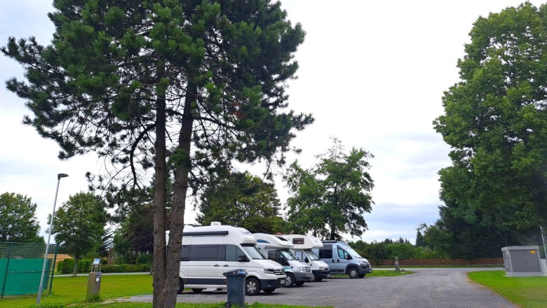 mobile-pitch-with-caravans, © Ottenschlag