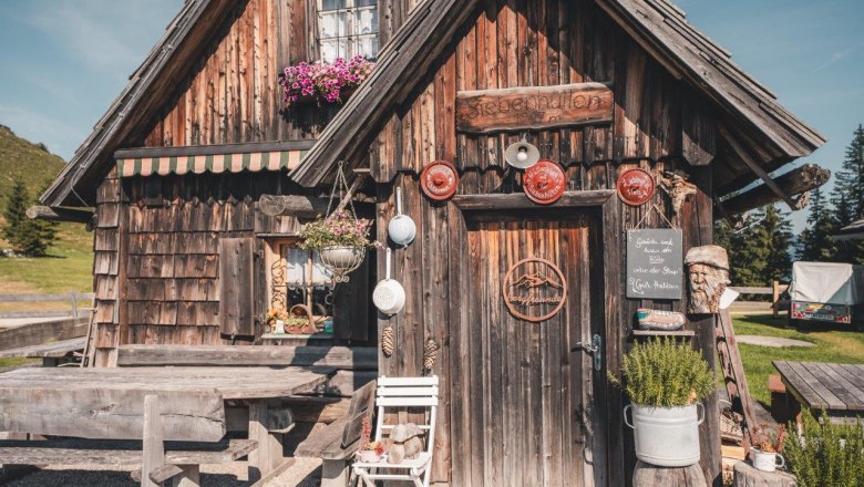 Seven huts, © Gerald Demolsky