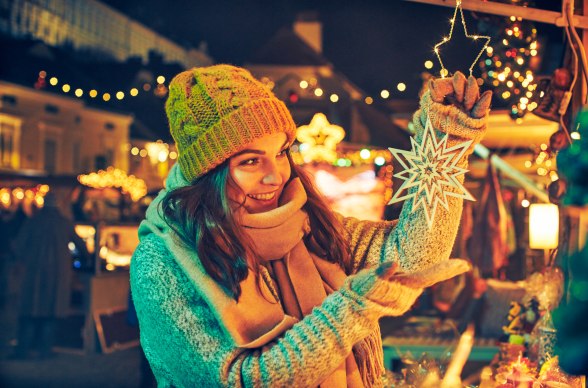 The Christmas market in Melk shines in the bright lights, © Donau Niederösterreich/Andreas Hofer