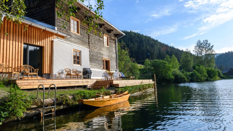 walster10_outside_sea_view_jetty_rowing_boat_cgrapple, &copy; grapple