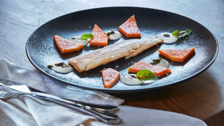 Home-smoked trout with pumpkin and feta cheese, © Niederösterreich Werbung/Andreas Hofer