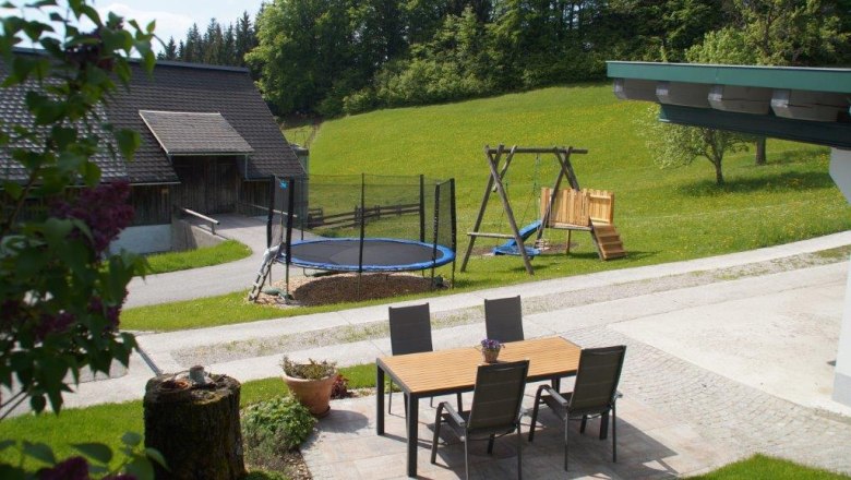 Yard, © Melanie Roseneder