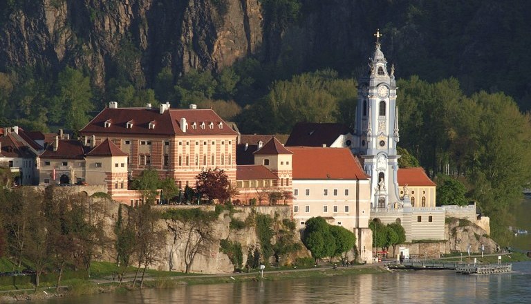 View of Dürnstein with the Danube in the foreground.