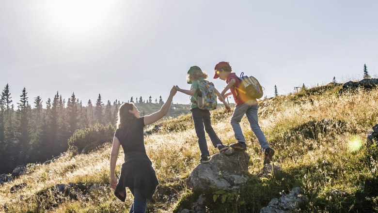 Hiking with children on the Rax, © Robert Herbst