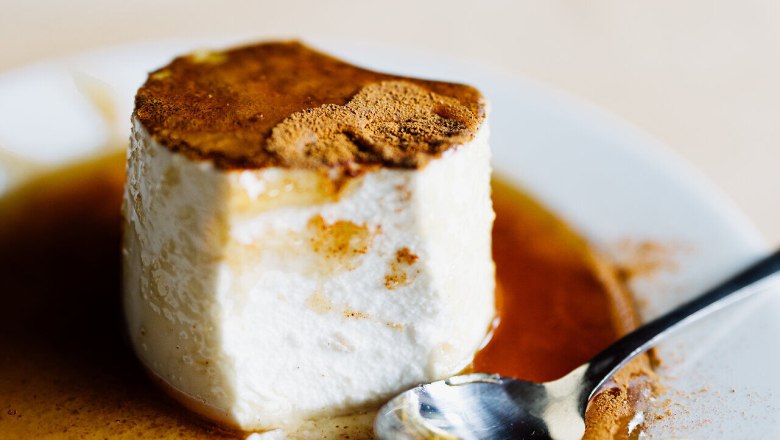 A delicious gupferl made from sheep's cheese and cream cheese, refined with cinnamon, forest honey and crunchy walnuts, invites you to take a delightful break. The harmonious combination of flavors promises an unforgettable taste experience in the midst of the picturesque Vienna Alps.