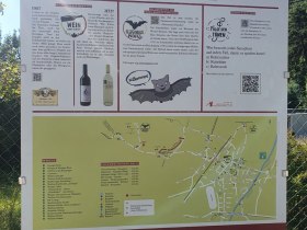 Informationstafel mit QR-Code, &copy; Wienerwald
