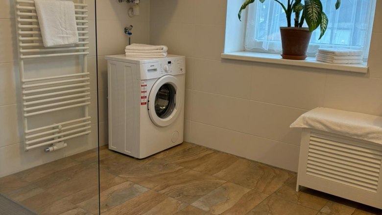 Bathroom in the Teichwies'n Alm Dependance, &copy; Selinger Martin