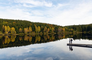 Hiking by the water, © Waldviertel Tourismus, Studio Kerschbaum