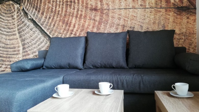 Living room in apartment F, &copy; Wolfgang T. M&uuml;ller