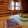 Dining table in the log cabin, © Magdalena Steindl
