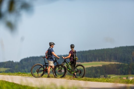 By e-bike through the Bucklige Welt, © Wiener Alpen / Christian Kremsl