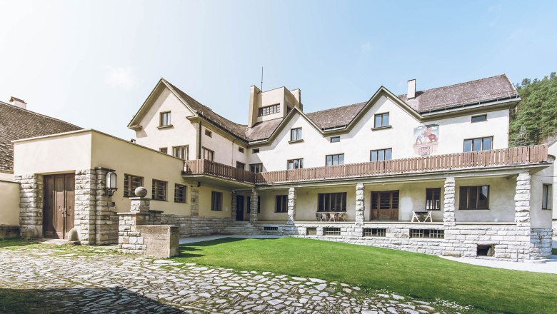 View of the house, © Zweitwohnsitz, Photographs by Valerie Eccli