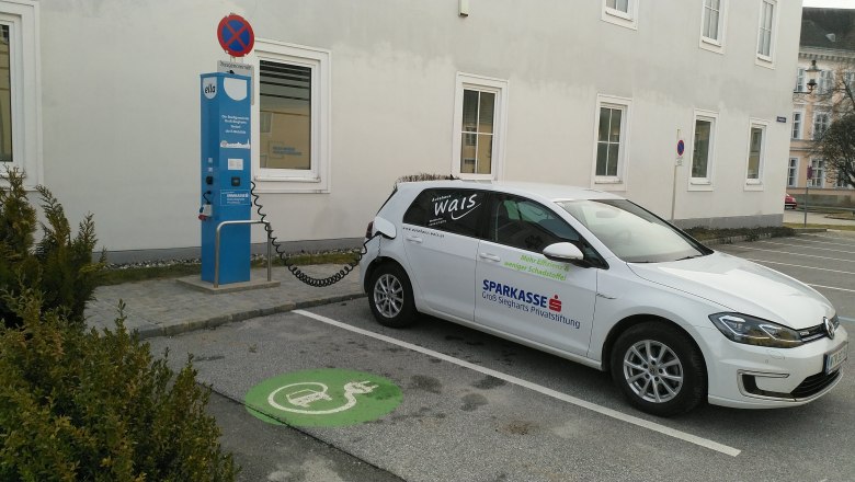 E-filling station, &copy; Matthias R. Wurth