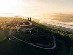 Lebensweg, Wandern, Weitwandern, Maria Taferl, Blick auf Donau und Basilika, &copy; Waldviertel Tourismus, Melanie T&ouml;bbe