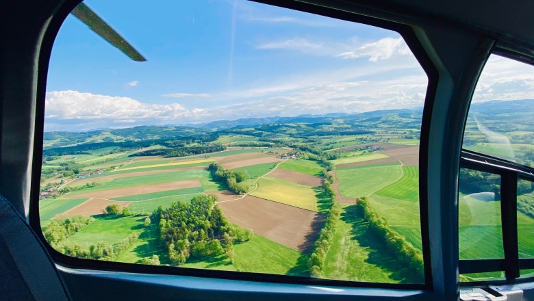 Air Shuttle helicopter, &copy; Air Shuttle