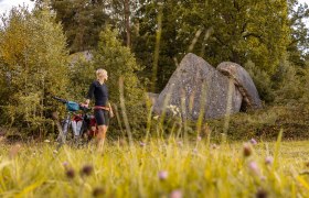 Legendary stone giants and wobbly stones, © velontour