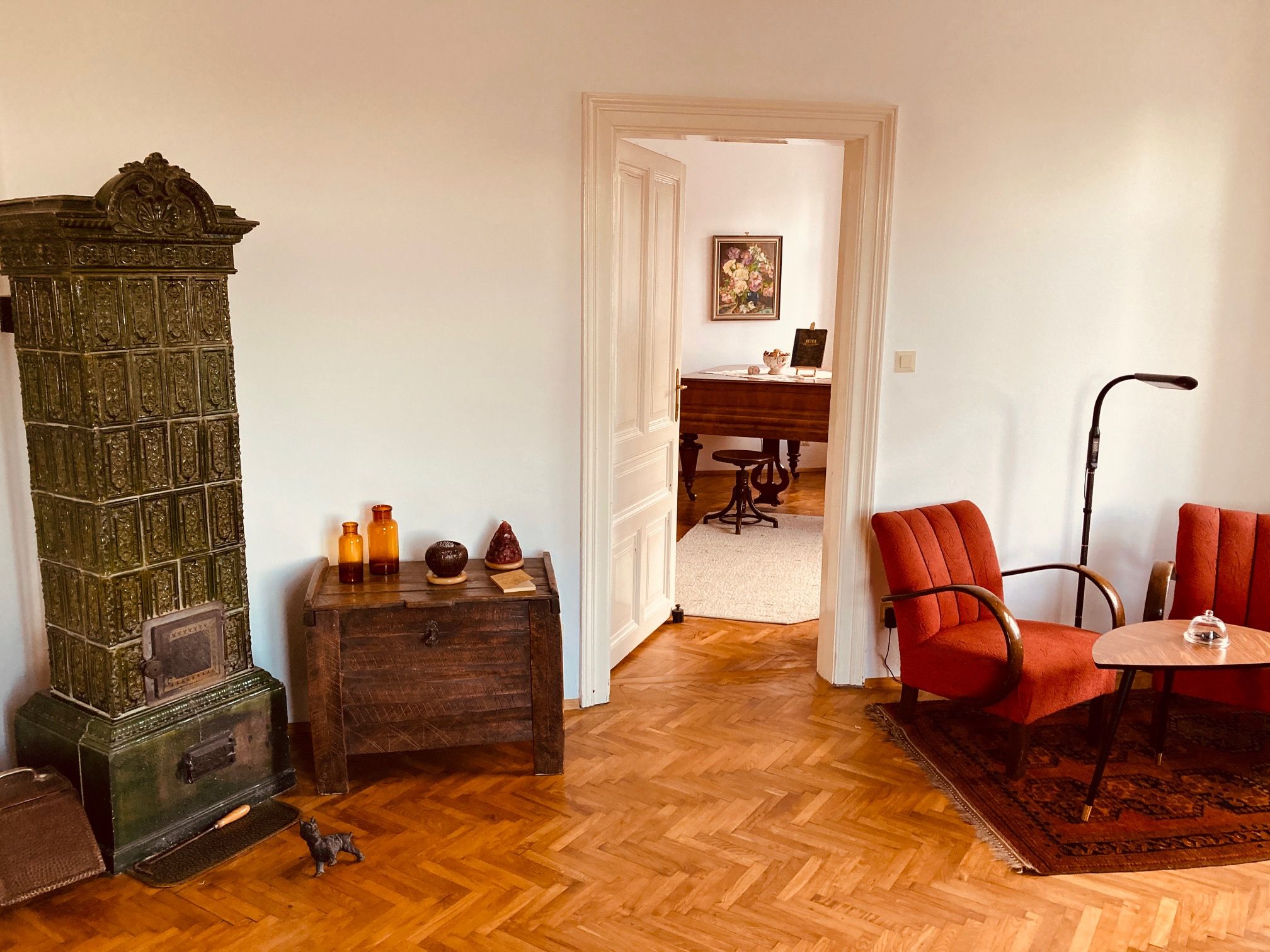 Reading corner with fireplace in the Villa Wachtertor