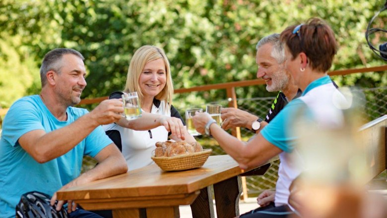 Perbersdorfer wine tavern & hotel, © Perbersdorfer Heuriger & Hotel