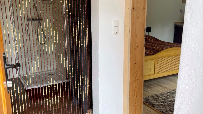 Entrance apartment, &copy; Els-kwatawa Ranch