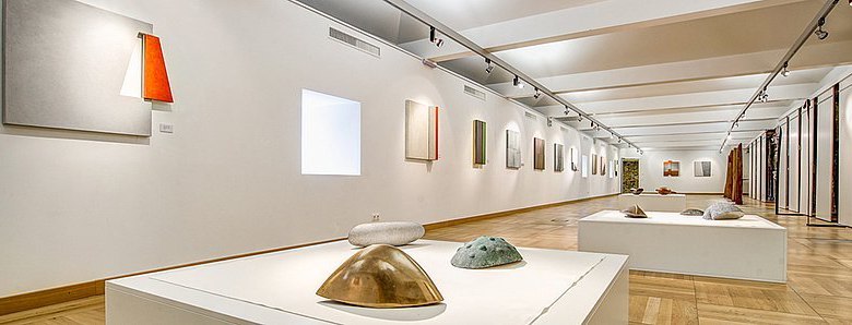 Roof gallery with exhibitor G&uuml;nter Wolfsberger, &copy; Benno Bertl