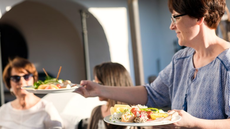 dine-serve_urbanushof_-leonhard-hilzensauer_1, &copy; Leonhard Hilzensauer