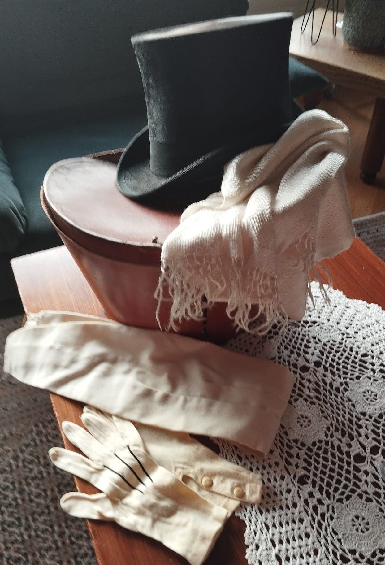 Hat and glove Christl Grubauer_ reduced
