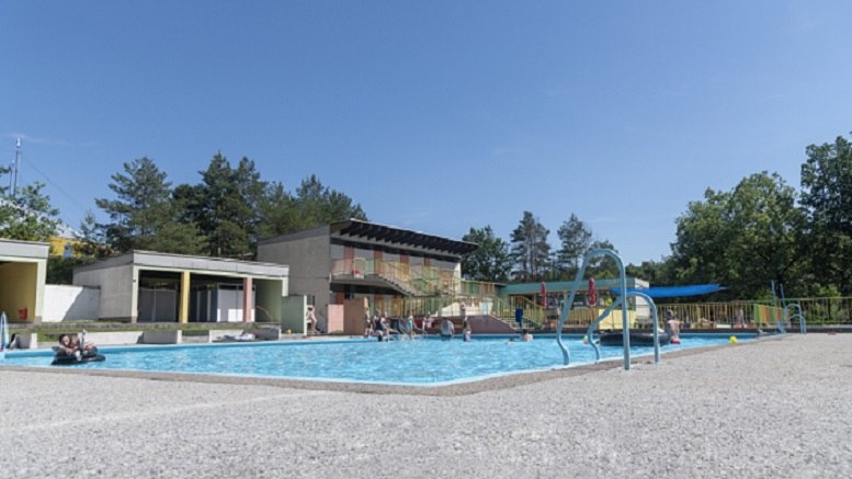 Terrace pool Drosendorf, © Emil Jovanov