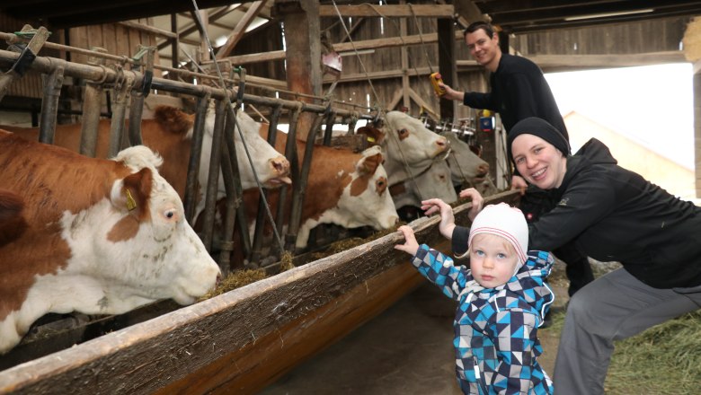 The Büchinger family in the barn, © Fam. Büchinger