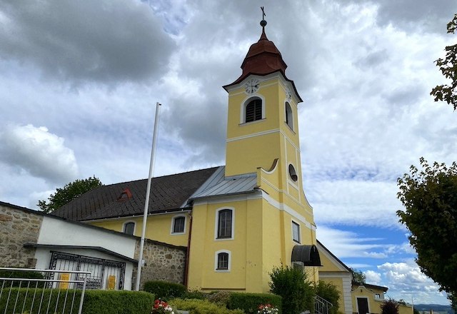 Oberstrahlbach parish church, &copy; www.zwalk.at