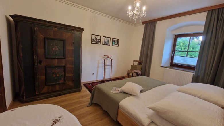 Bedroom 1, &copy; Gabriele Tromp