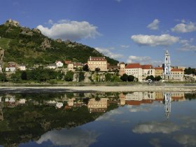 Blick von der Radf&auml;hre Rossatz auf D&uuml;rnstein, &copy; Donau Nieder&ouml;sterreich/Gregor Semrad