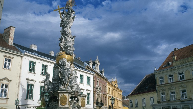 Trinity column on the main square in Baden, © Österreich-Werbung/Diejun