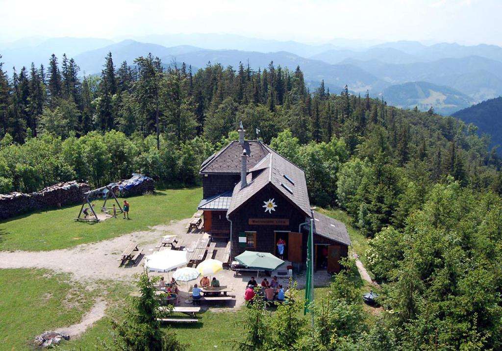 Prochenberg hut 1,123 m