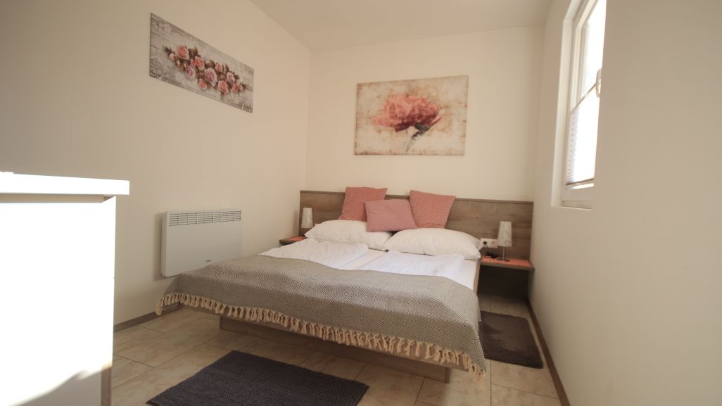 Cabin bedroom