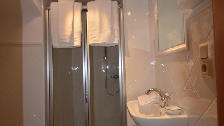 Bathroom/shower 3, © SSz