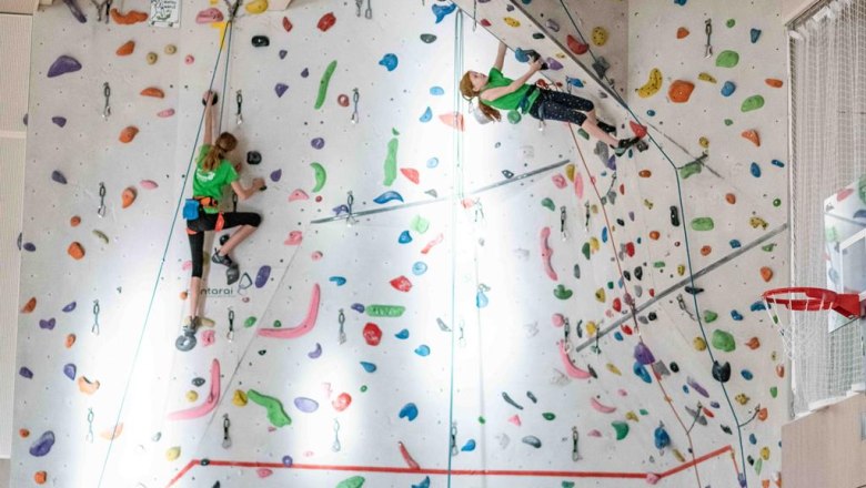 Carl Zeller Hall Climbing wall, &copy; Uschi Wolf